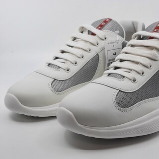 Paar schoenen, maat 10, Prada