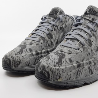 Paar sneakers, maat 44, Nike, Air Max 700098-007