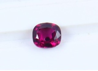 Granaat – 0.94 carat natuurlijke Almandien pyroop granaat