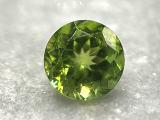 Edelsteen – 4.44 carat natuurlijke groene peridoot