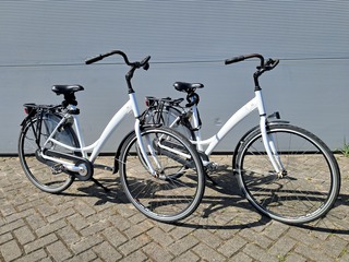 2x Damesfiets, Wit
