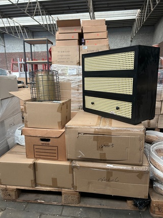 Partij woonaccessoires, meubelen