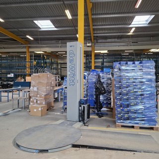Palletwikkelaar de Witt, Youngsunpack, WP 2, MH-FG-2000B, bouwjaar 201