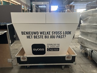 6x Flightcase met designtafel 119x119x115