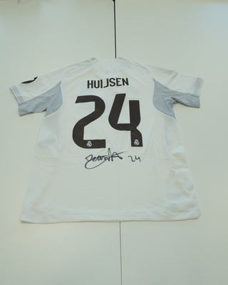 Wedstrijd gedragen Dean Huijsen shirt – Real Madrid Adidas, wit, gesig