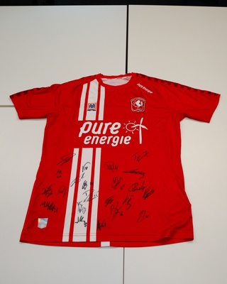 Voetbalshirt FC Twente Meyba, rood, gesigneerd, L