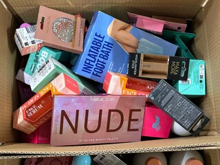 Ca. 100x Cosmetica, Mixpartij