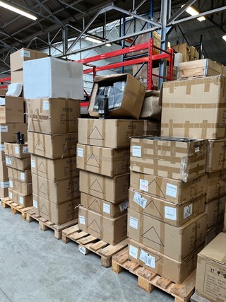 Ca. 7500x Haarvezels, Cameaux, verdeeld over 4 europallets