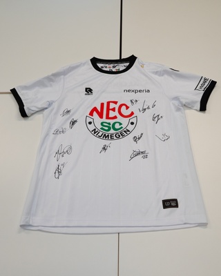Voetbalshirt NEC Robey, wit, gesigneerd, M