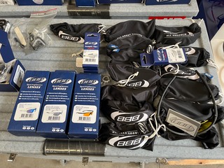 Ca. 100x Partij sport-/racefietsbrillen incl. display