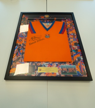 Ingelijst shirt Ronald Koeman – FC Barcelona, Niet Bekend, oranje, ges