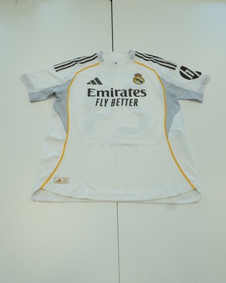 Wedstrijd gedragen Dean Huijsen shirt – Real Madrid Adidas, wit, gesig