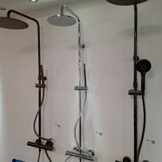 Regendouche Xenz, Cinca, chroom