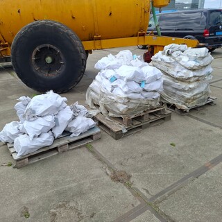 3x Pallet met toffees (betonnen afstandhouders)