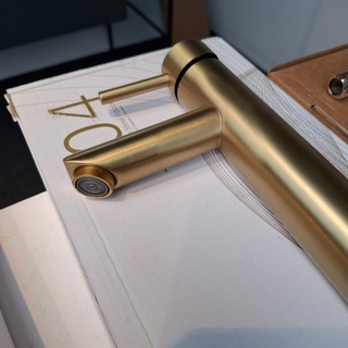 Waskomkraan 304, goud geborsteld