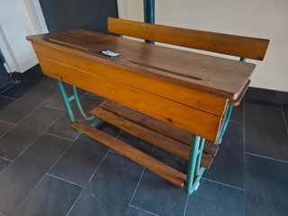 Vintage schoolbank