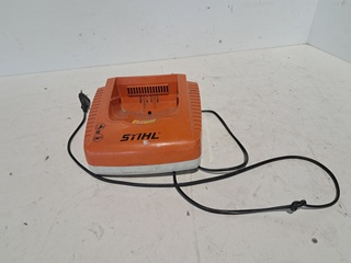 5x Divers tuingereedschap, O.a. Stihl En Stiga