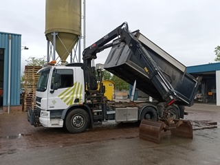 Vrachtwagen, DAF, FAN CF75 met laadkraan Hiab XS kipper Vossebelt, 201