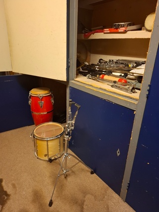 Diverse muziekinstrumenten en accessoires