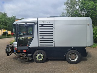 Veegmachine, Ravo, 560 euro 5, 2011