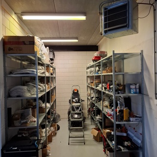 2x Metalen legbord stelling