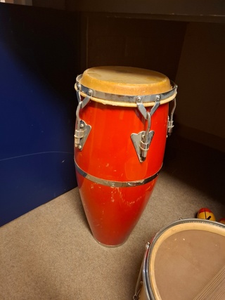 Diverse muziekinstrumenten en accessoires