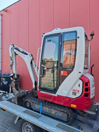 Minikraan, Takeuchi, TB216