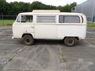 Oldtimer restauratieobject, Volkswagen, T2a Amescador camper, wit, 196