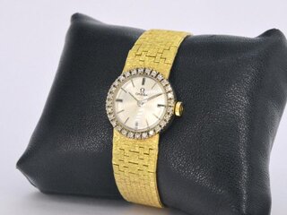 Omega horloge met diamanten