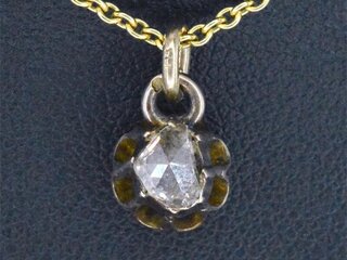 Gouden hanger met diamant