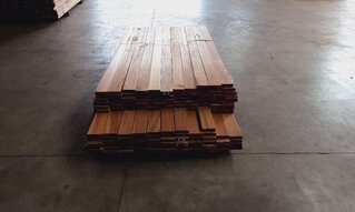 Ca. 135x Hardhouten planken 4 zijden geschaafd Hardhout