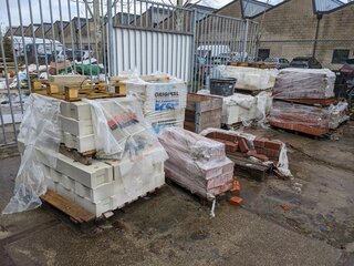 Divers bouwmateriaal