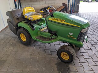 Zitmaaier John Deere, LTR180