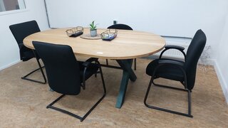 Vergadertafel met 4x stoel