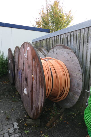 3x Kabelhaspel met glasvezel beschermbuis Microfocus