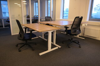 3x Bureau met 3x bureaustoel