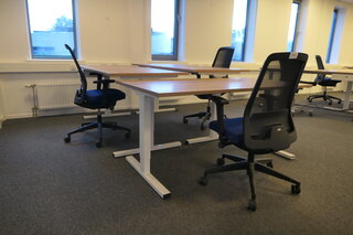 3x Bureau met 3x bureaustoel