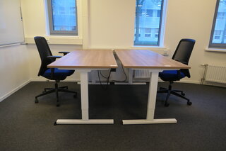 2x Bureau met 2x bureaustoel