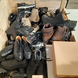 Ca. 66x Paar schoenen