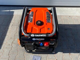 Benzine stroomgenerator Daewoo , GDAX9250E, bouwjaar 2023