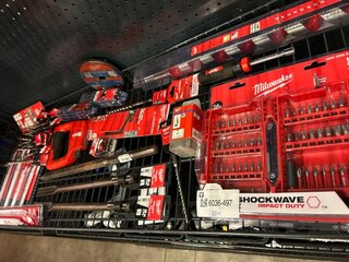 38x Divers bouwgereedschap en toebehoren Milwaukee