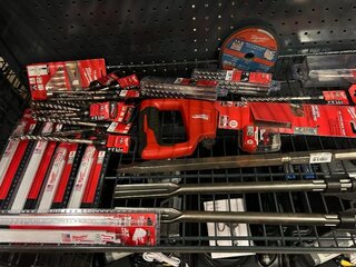 38x Divers bouwgereedschap en toebehoren Milwaukee