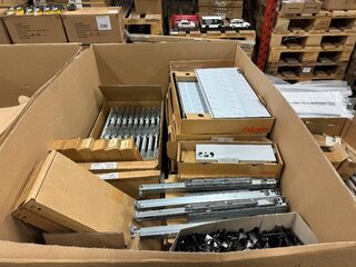 Pallet ladegeleiders en keukenkast toebehoren Blum, Hettich