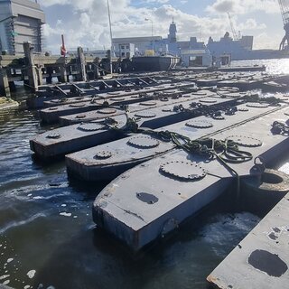 6x Aanmeer catamaran met stootrand