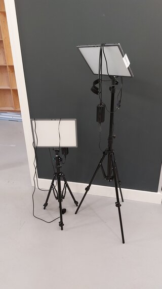 2x Studio LED lamp LEDGO, LG-E268c op statief