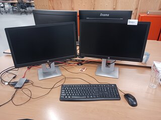 2x Monitor HP, Elite Display E232 met dockingstation E-Tec