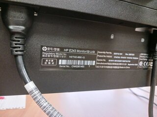 2x Monitor HP E243, met dockingstation USB-C Multi-Stream Technology