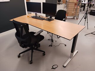 Bureau opstelling met multimedia