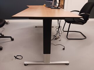 Bureau opstelling met multimedia