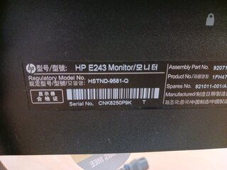 3x Monitor HP E243, met dockingstation E-Tec